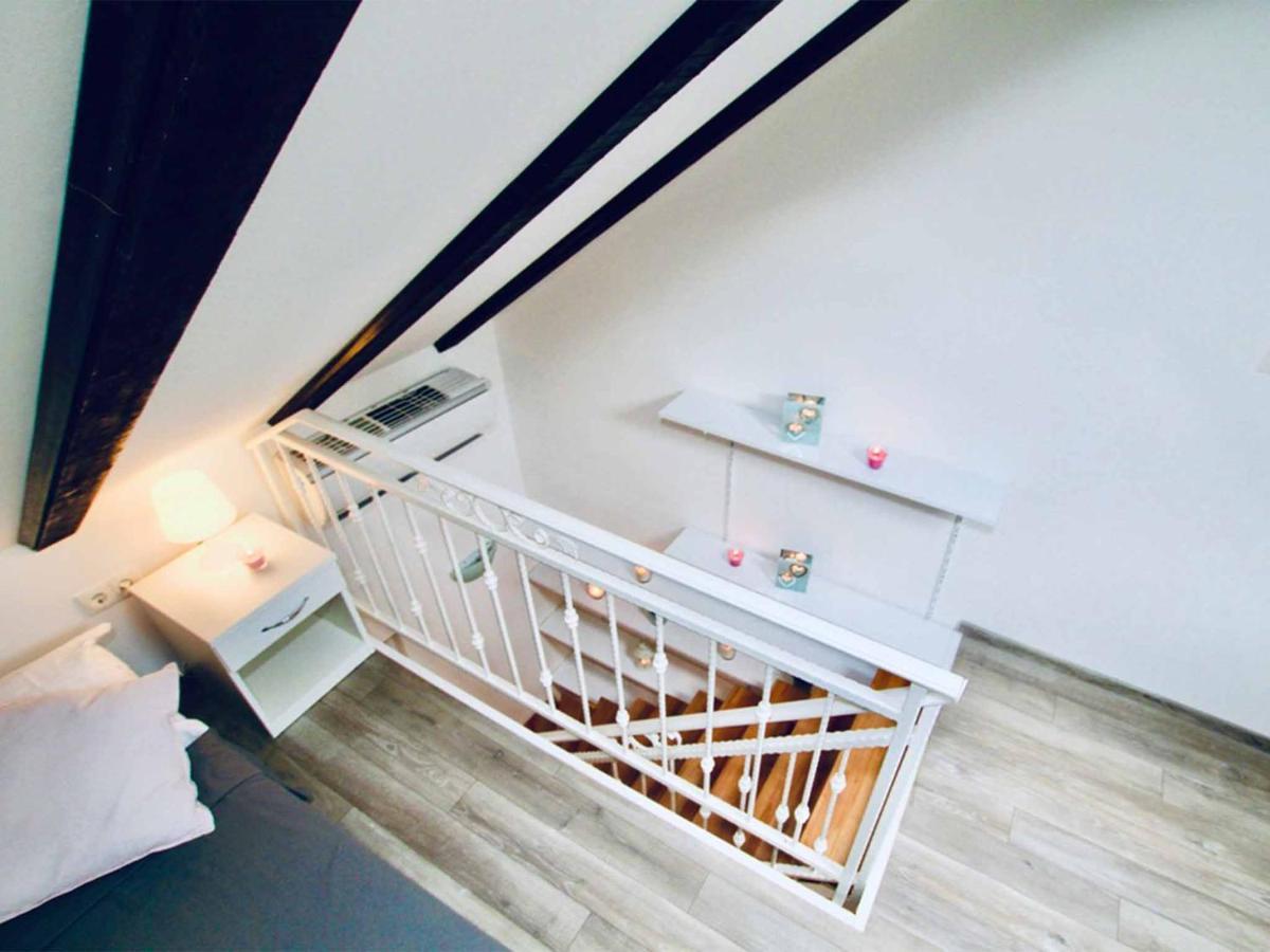 Dalmatian White Shell Apartment Kastela Ngoại thất bức ảnh